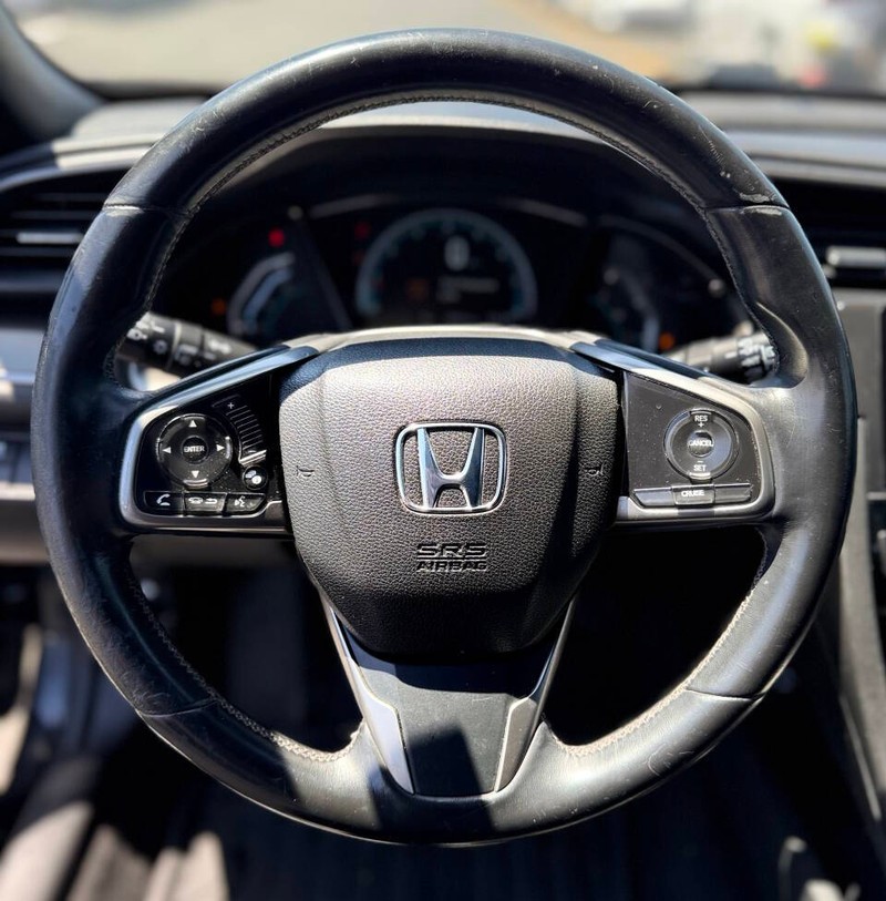 Honda Civic Hatchback Vehicle Full-screen Gallery Image 12