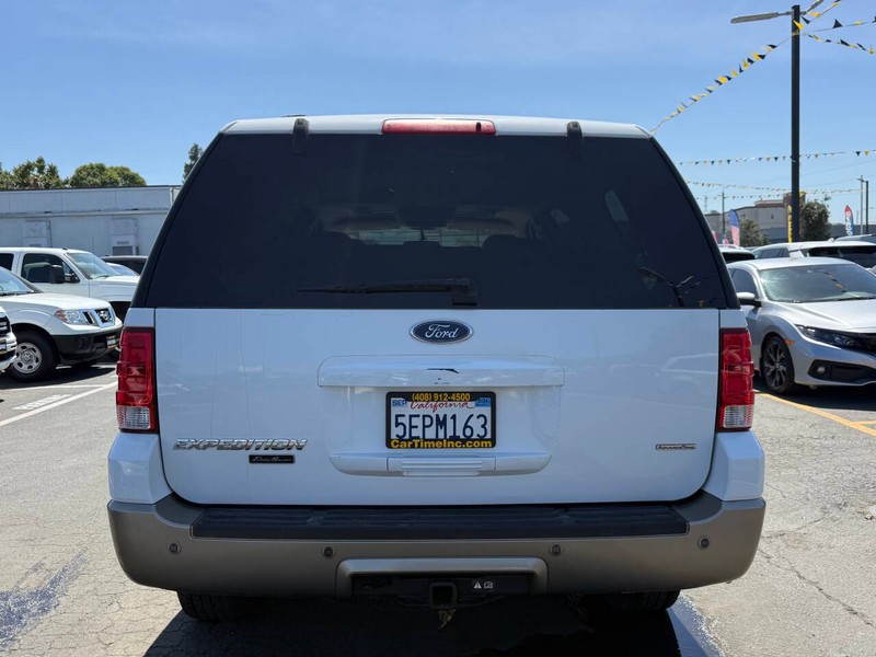 Ford Expedition Vehicle Full-screen Gallery Image 04