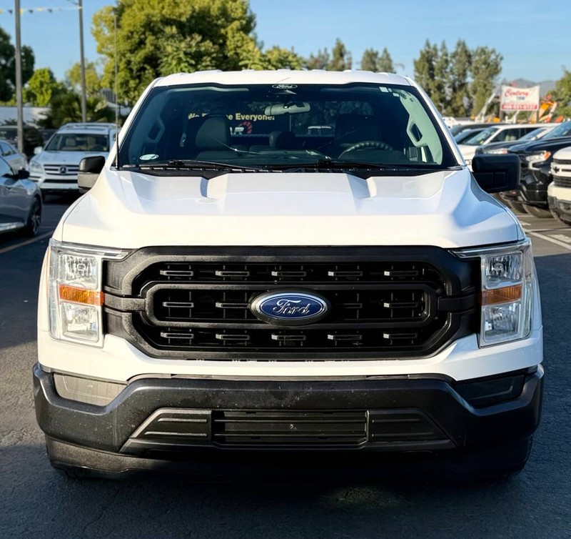 Ford F-150 Vehicle Full-screen Gallery Image 03