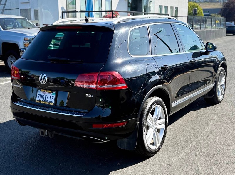 Volkswagen Touareg Vehicle Full-screen Gallery Image 06