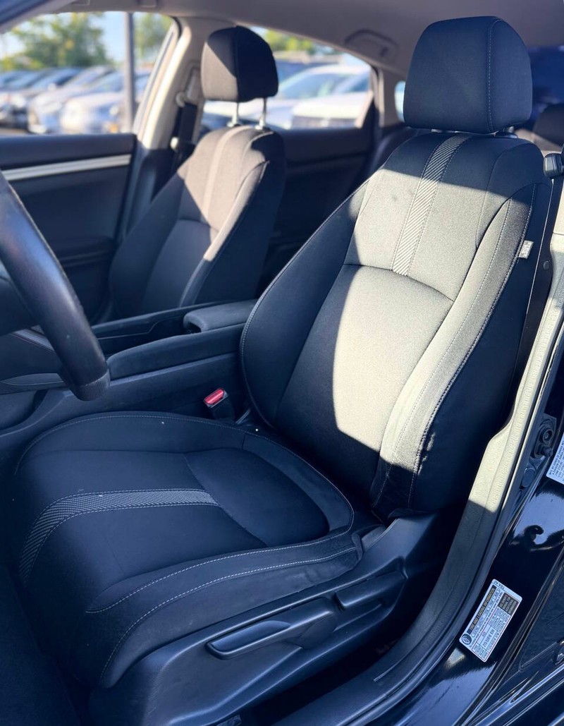 Honda Civic Sedan Vehicle Full-screen Gallery Image 12