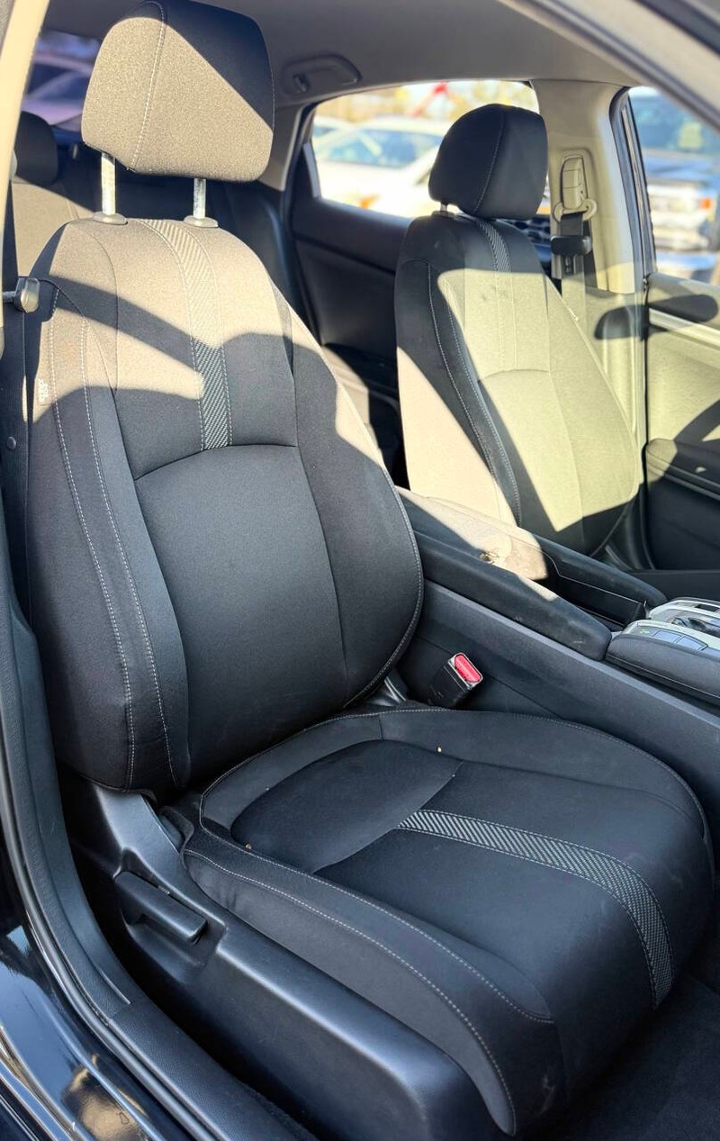 Honda Civic Sedan Vehicle Full-screen Gallery Image 13
