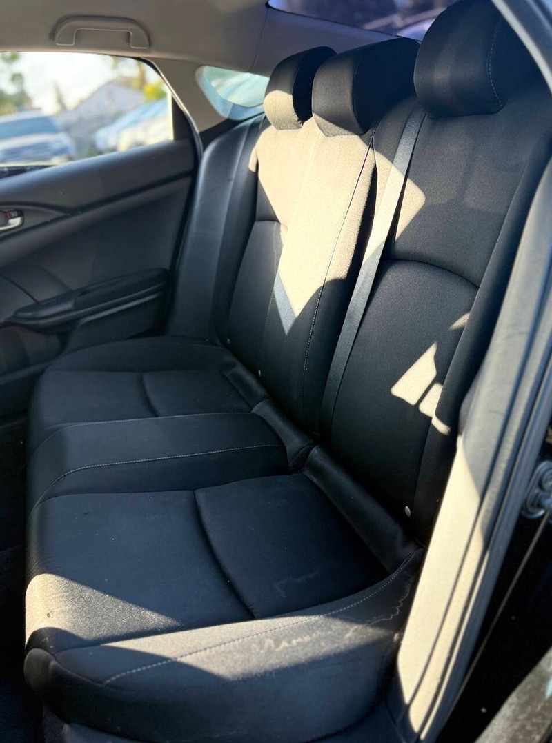 Honda Civic Sedan Vehicle Full-screen Gallery Image 15