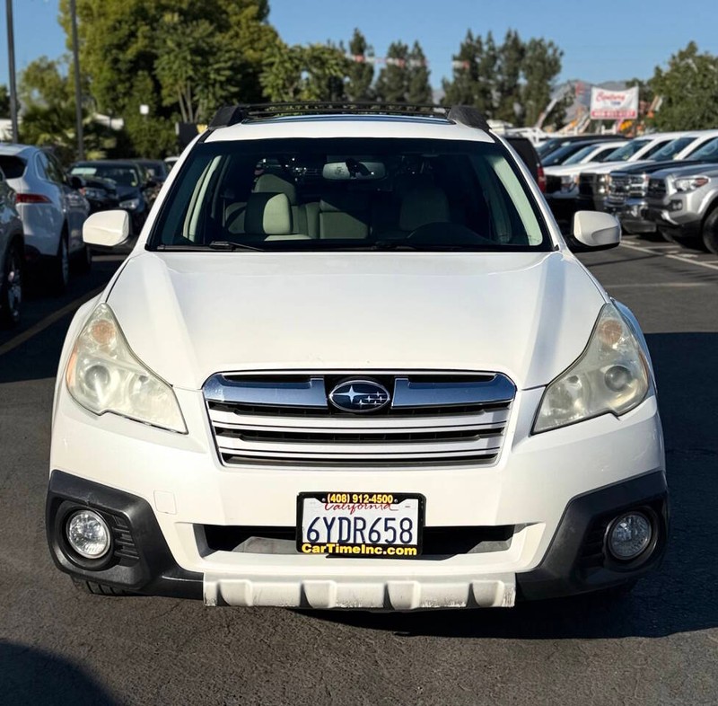 Subaru Outback Vehicle Full-screen Gallery Image 02