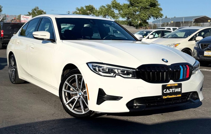 BMW 3 Series Vehicle Full-screen Gallery Image 02