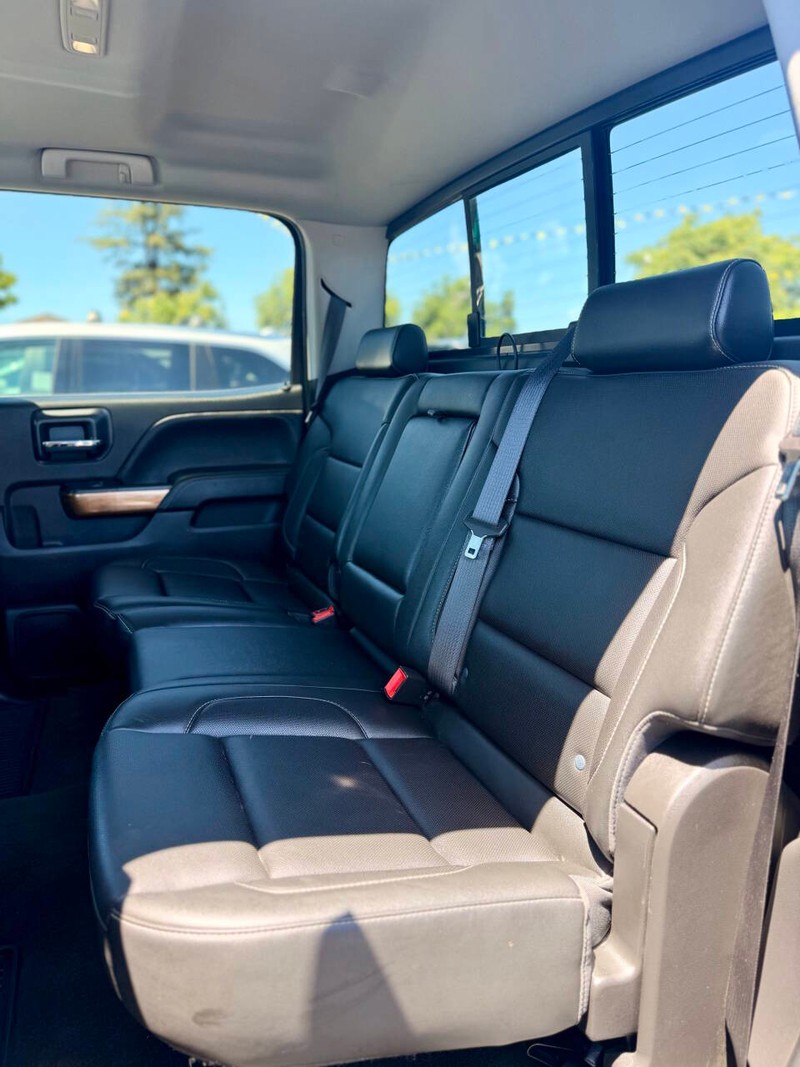 Chevrolet Silverado 1500 Vehicle Full-screen Gallery Image 15