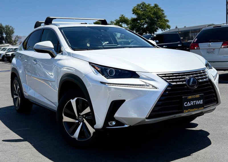 Lexus NX Vehicle Full-screen Gallery Image 03