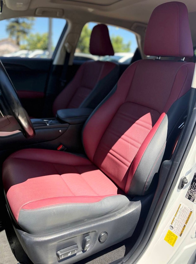 Lexus NX Vehicle Full-screen Gallery Image 12