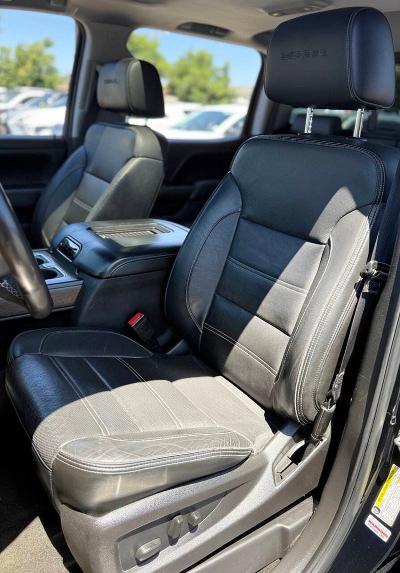 GMC Sierra 1500 Vehicle Full-screen Gallery Image 12
