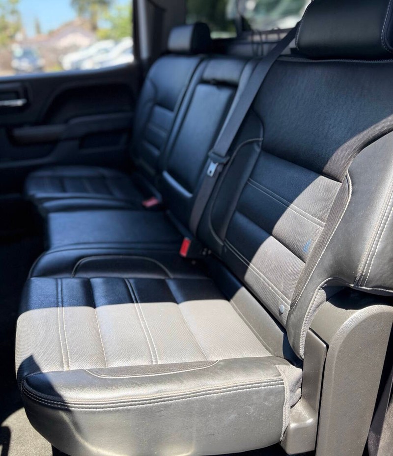 GMC Sierra 1500 Vehicle Full-screen Gallery Image 15