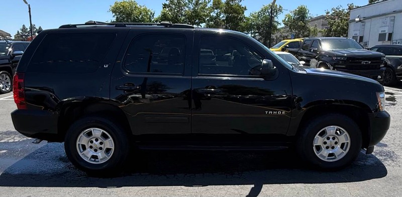 Chevrolet Tahoe Vehicle Full-screen Gallery Image 05