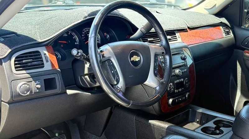 Chevrolet Tahoe Vehicle Full-screen Gallery Image 09