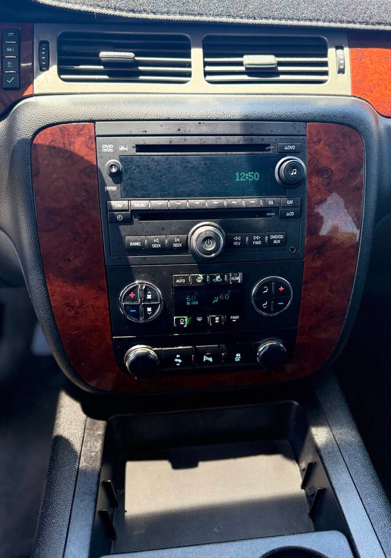 Chevrolet Tahoe Vehicle Full-screen Gallery Image 10
