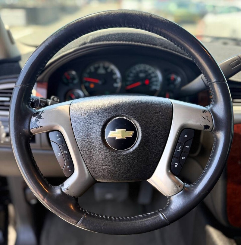 Chevrolet Tahoe Vehicle Full-screen Gallery Image 11