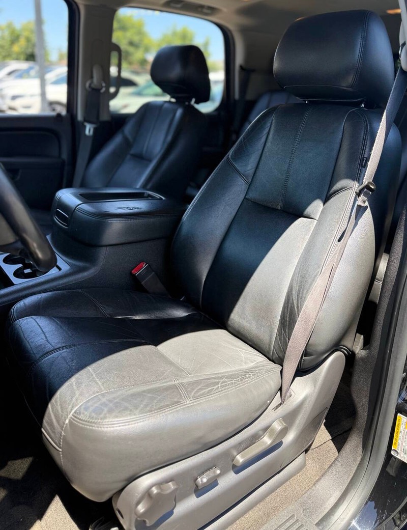 Chevrolet Tahoe Vehicle Full-screen Gallery Image 12