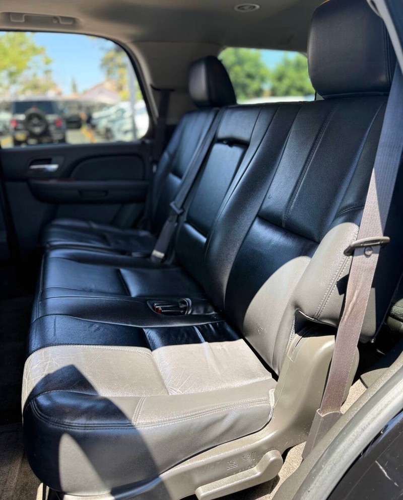 Chevrolet Tahoe Vehicle Full-screen Gallery Image 15