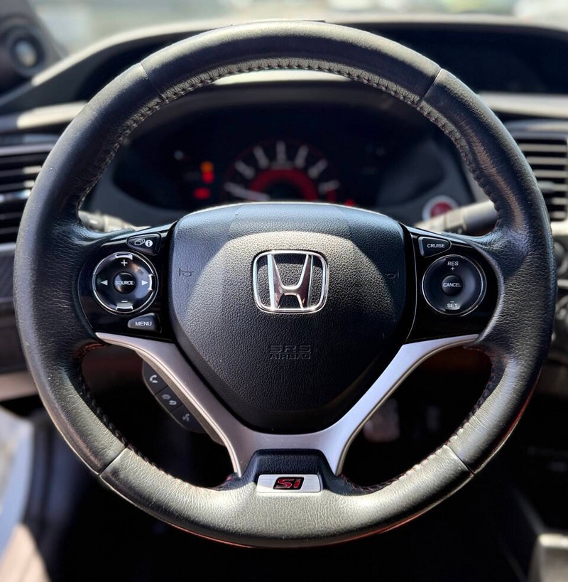 Honda Civic Sedan Vehicle Full-screen Gallery Image 10