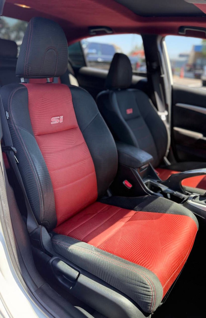 Honda Civic Sedan Vehicle Full-screen Gallery Image 13