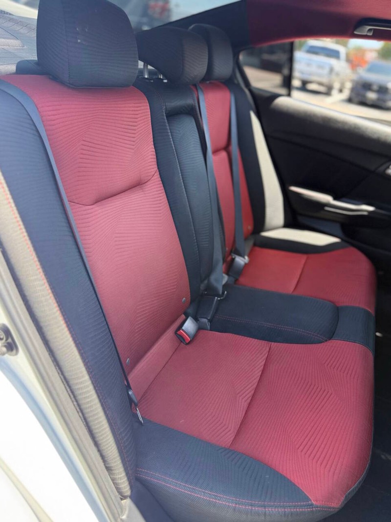 Honda Civic Sedan Vehicle Full-screen Gallery Image 14