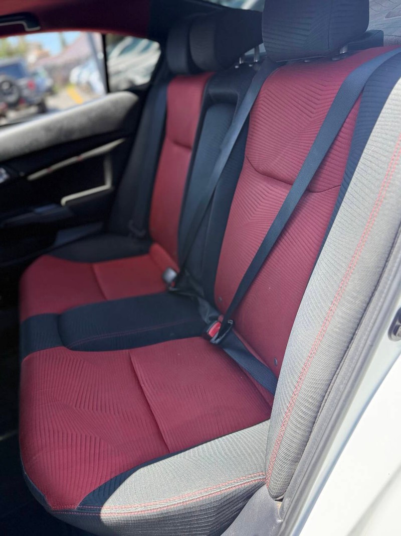 Honda Civic Sedan Vehicle Full-screen Gallery Image 15