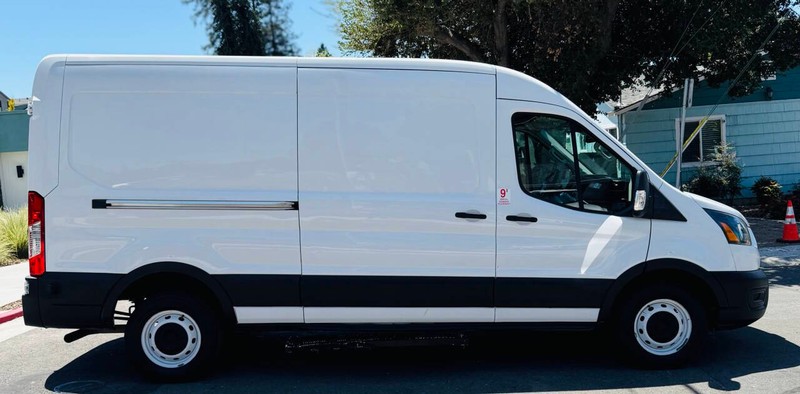 Ford Transit Cargo Van Vehicle Full-screen Gallery Image 04