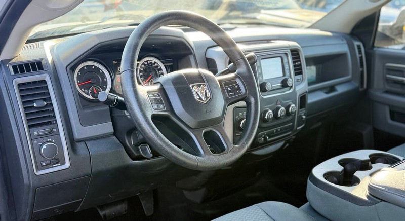 Ram 1500 Vehicle Full-screen Gallery Image 09