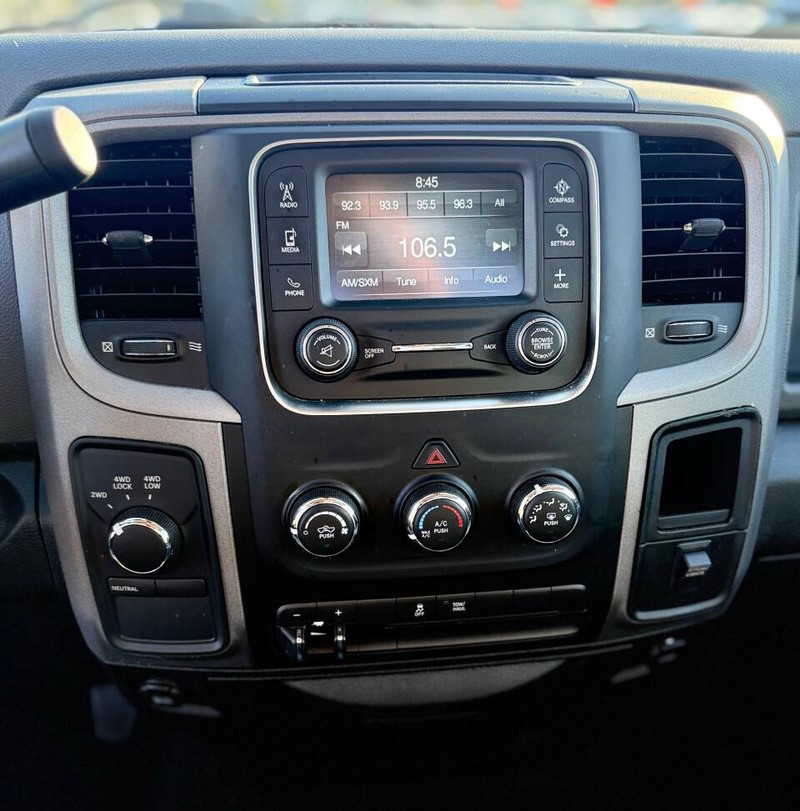 Ram 1500 Vehicle Full-screen Gallery Image 11