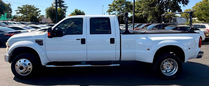 Ford Super Duty F-450 DRW Vehicle Full-screen Gallery Image 06