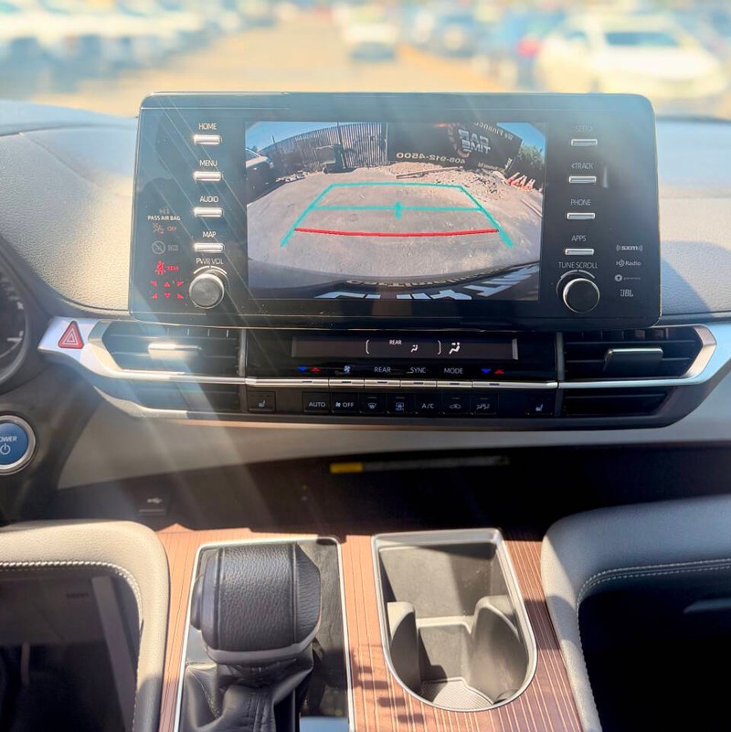 Toyota Sienna Vehicle Full-screen Gallery Image 10