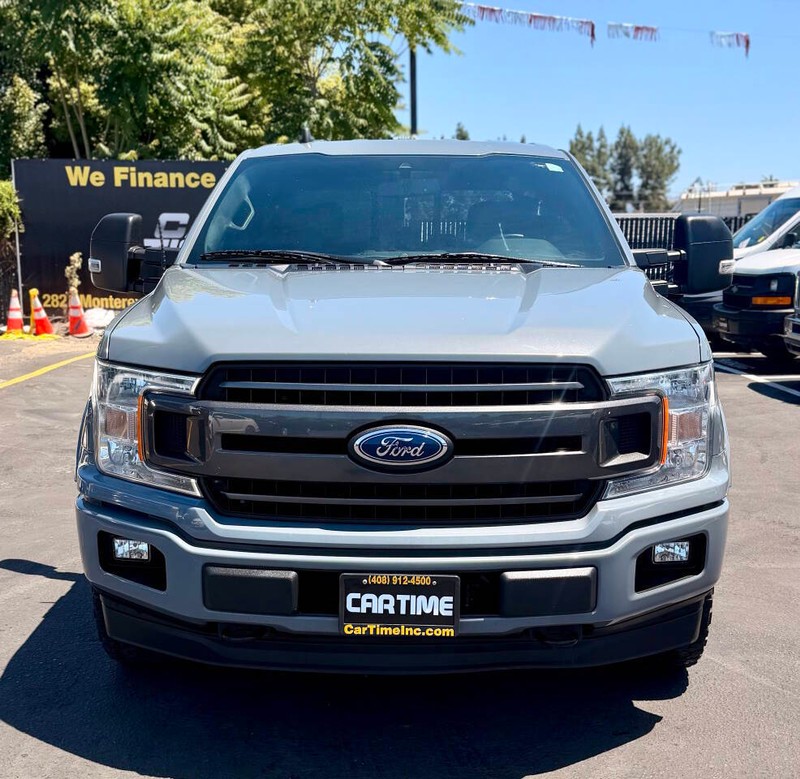 Ford F-150 Vehicle Full-screen Gallery Image 03