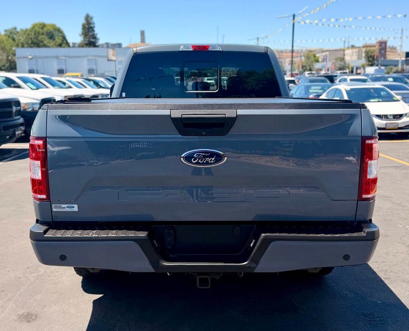 Ford F-150 Vehicle Full-screen Gallery Image 05