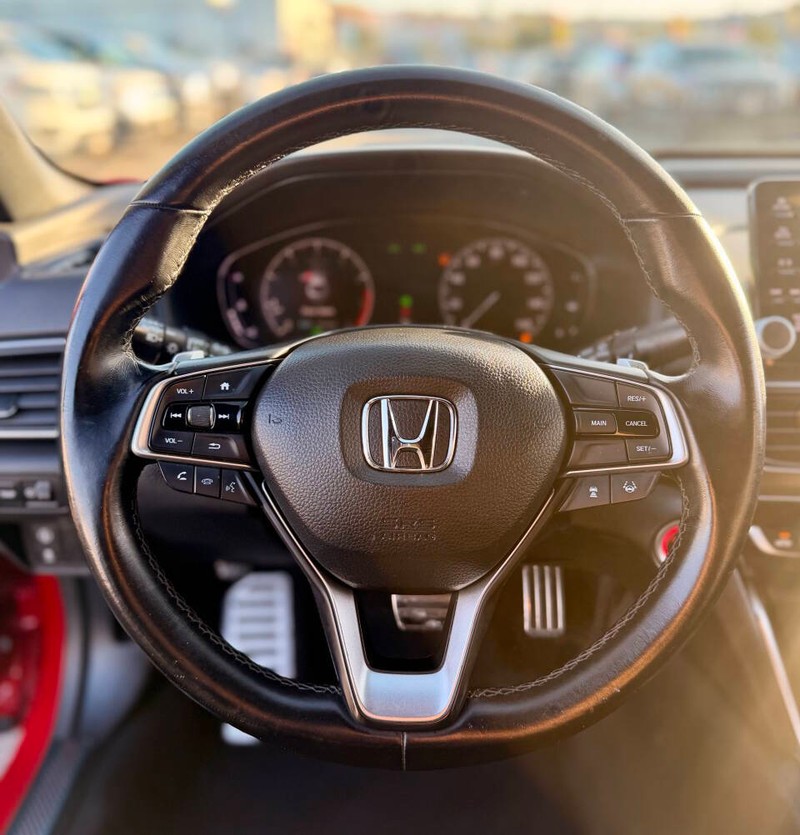 Honda Accord Sedan Vehicle Full-screen Gallery Image 07