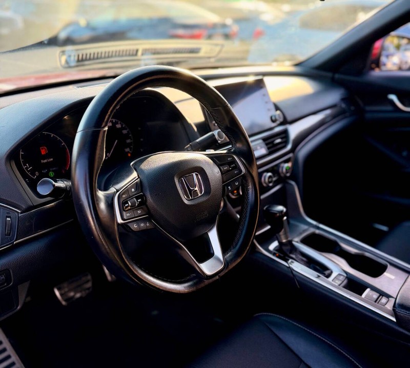 Honda Accord Sedan Vehicle Full-screen Gallery Image 09