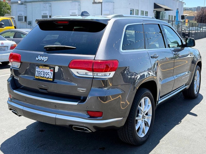 Jeep Grand Cherokee Vehicle Full-screen Gallery Image 05