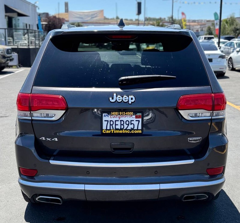 Jeep Grand Cherokee Vehicle Full-screen Gallery Image 06