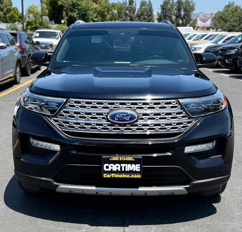 Ford Explorer Vehicle Full-screen Gallery Image 03