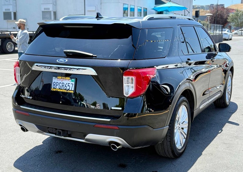 Ford Explorer Vehicle Full-screen Gallery Image 05