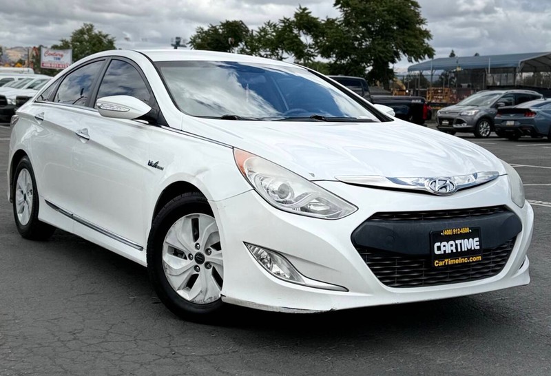 Hyundai Sonata Hybrid Vehicle Full-screen Gallery Image 02