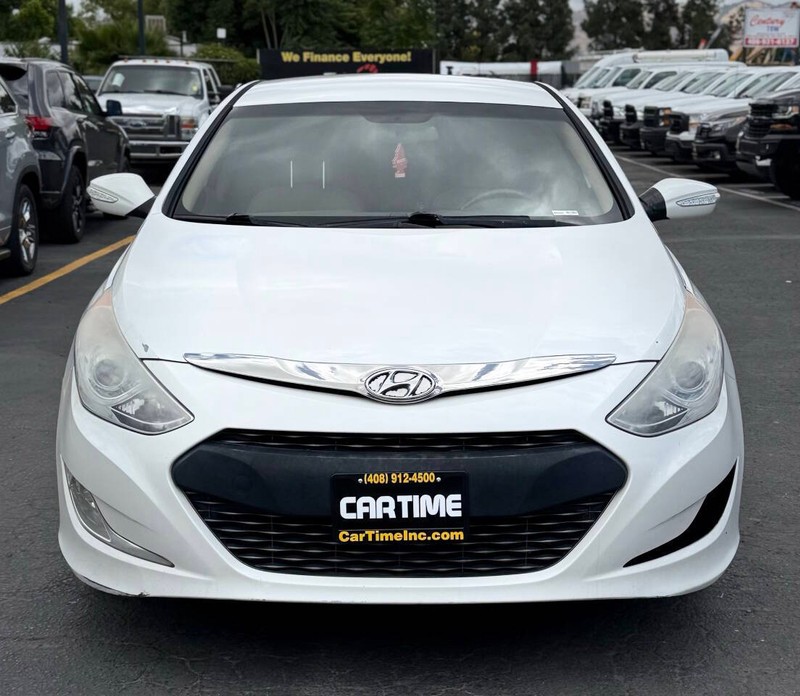Hyundai Sonata Hybrid Vehicle Full-screen Gallery Image 03
