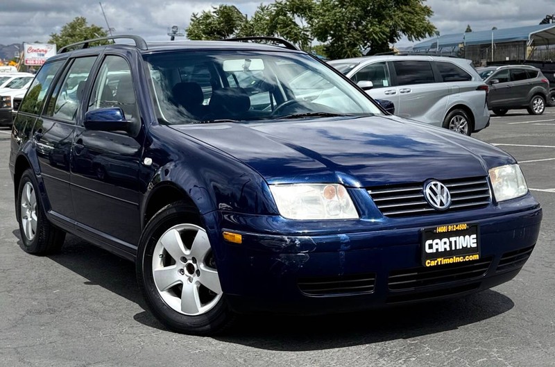 Volkswagen Jetta Vehicle Full-screen Gallery Image 03