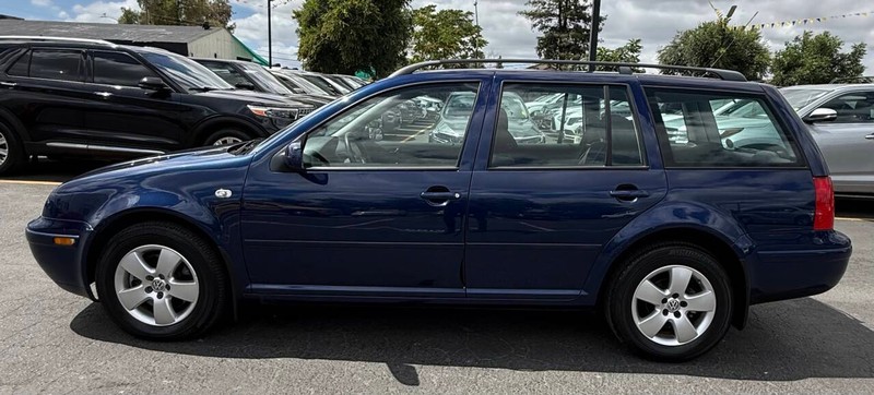 Volkswagen Jetta Vehicle Full-screen Gallery Image 04