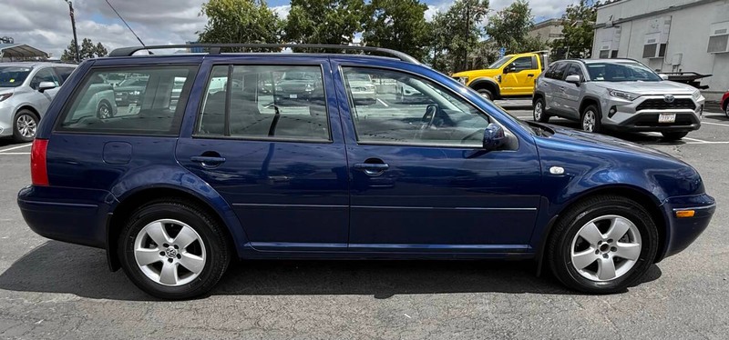 Volkswagen Jetta Vehicle Full-screen Gallery Image 05