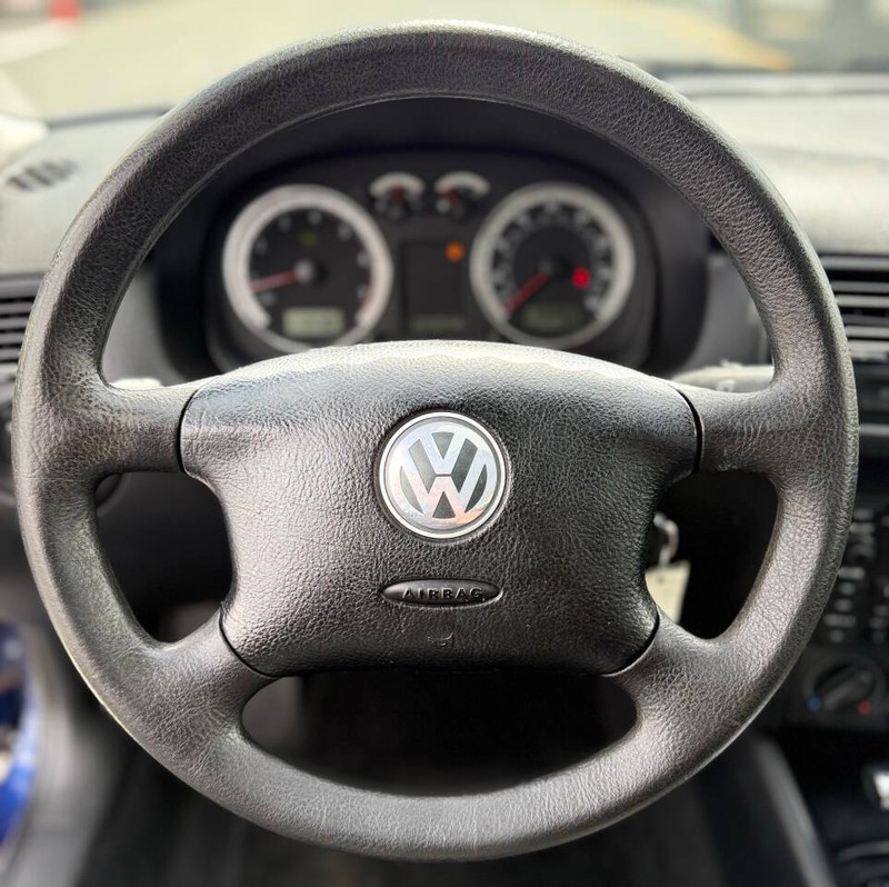 Volkswagen Jetta Vehicle Full-screen Gallery Image 10