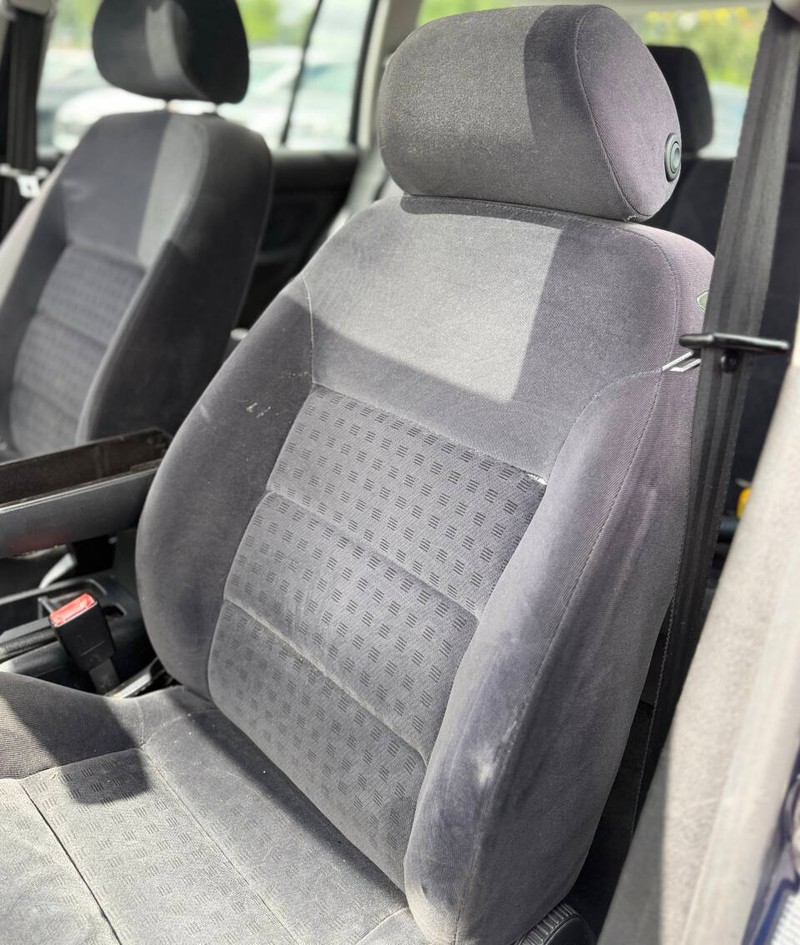 Volkswagen Jetta Vehicle Full-screen Gallery Image 12