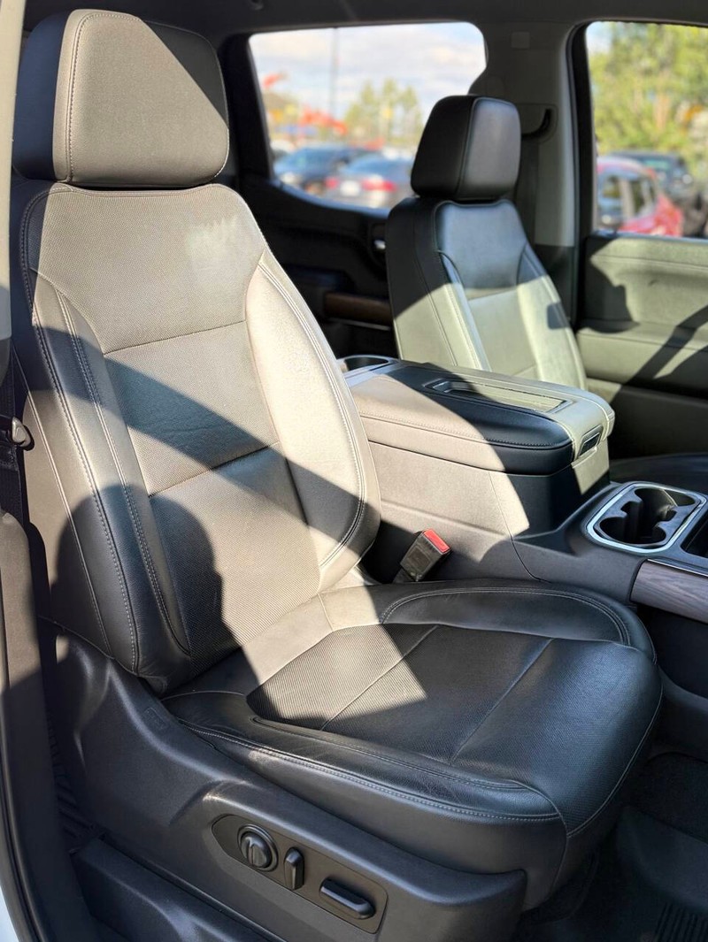 GMC Sierra 1500 Vehicle Full-screen Gallery Image 13