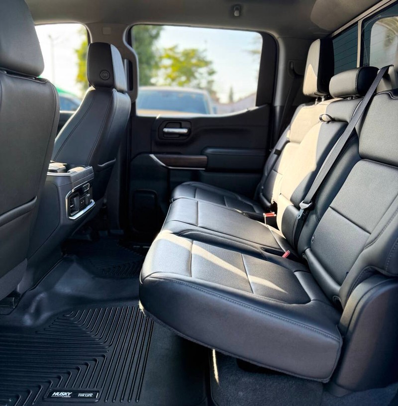 GMC Sierra 1500 Vehicle Full-screen Gallery Image 15