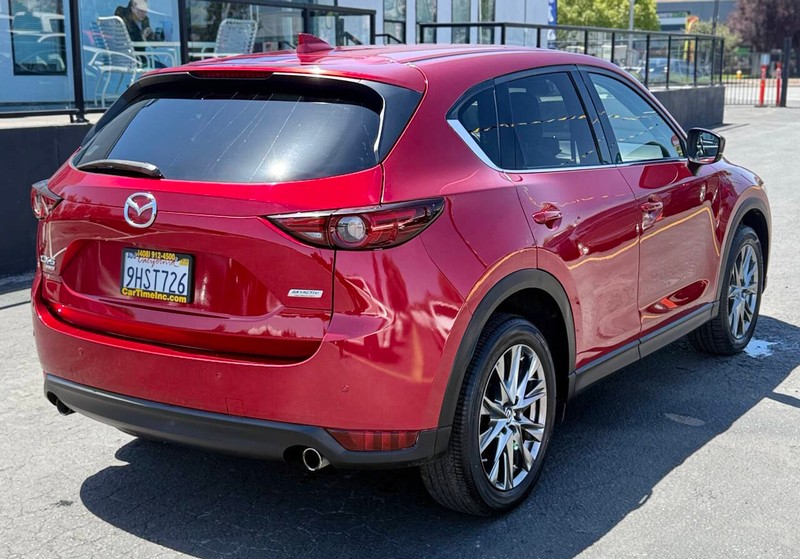 Mazda CX-5 Vehicle Full-screen Gallery Image 06