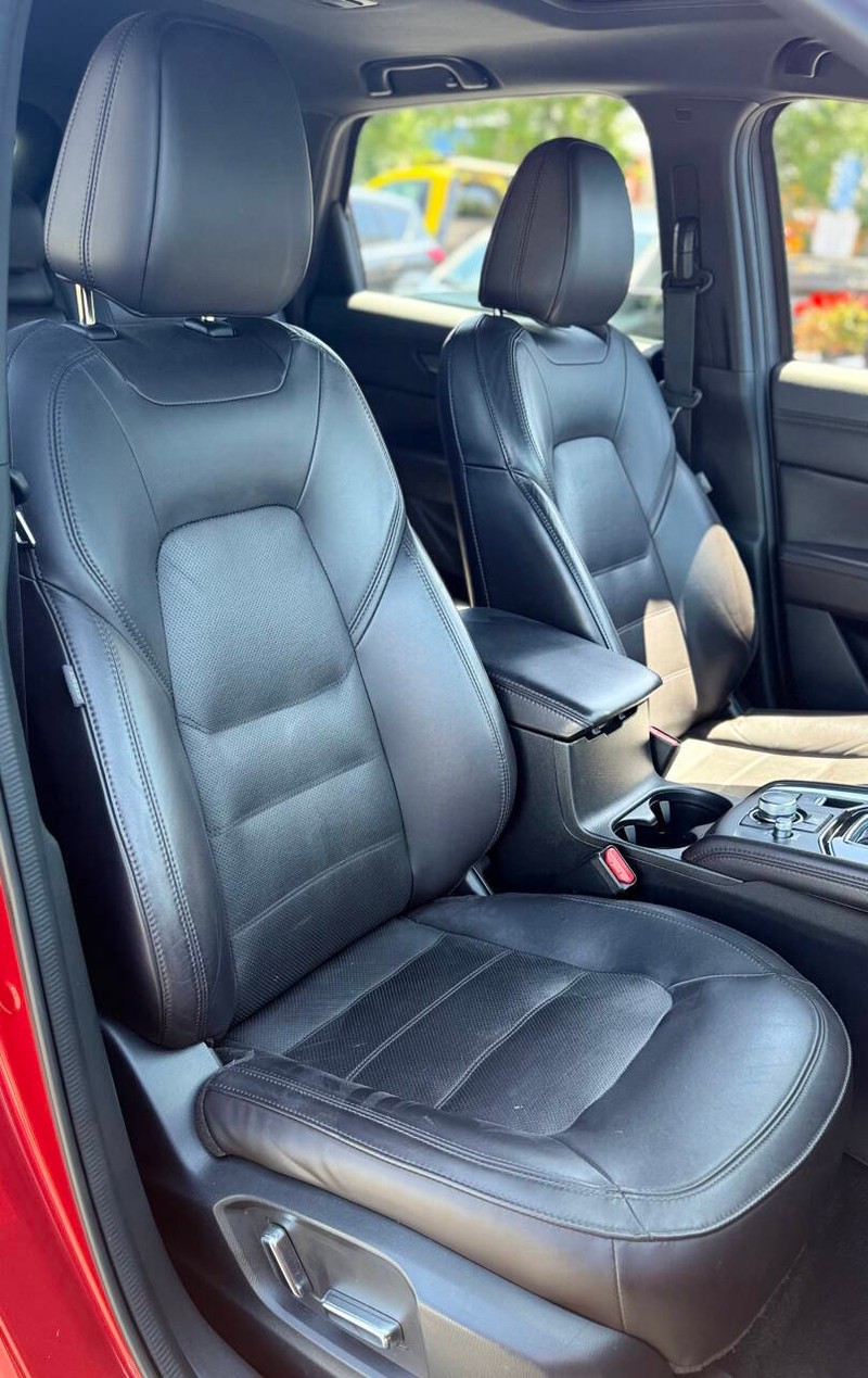 Mazda CX-5 Vehicle Full-screen Gallery Image 13