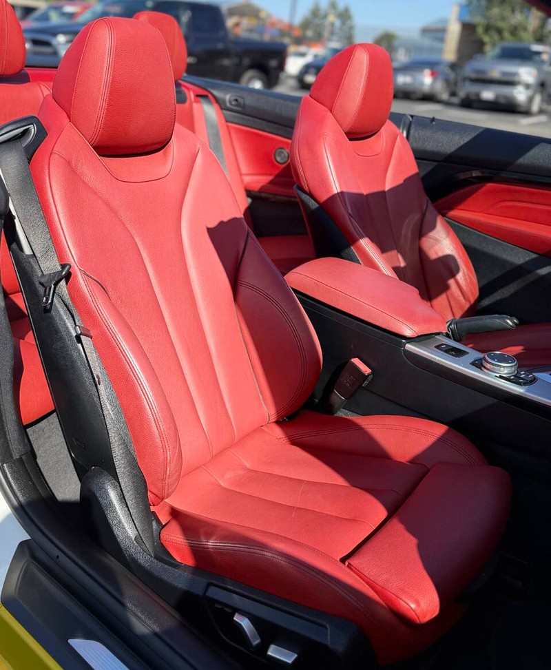 BMW 4 Series Vehicle Full-screen Gallery Image 13