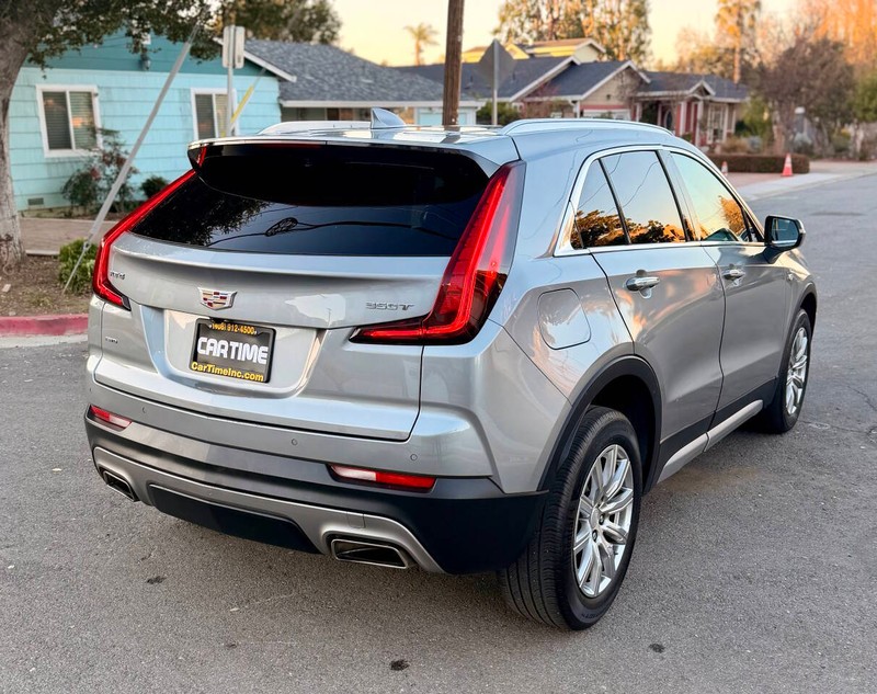 Cadillac XT4 Vehicle Full-screen Gallery Image 08